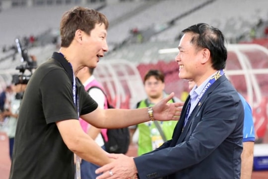 HLV Kim Sang-sik bỏ ngỏ tương lai với VFF sau chức vô địch SEA Games