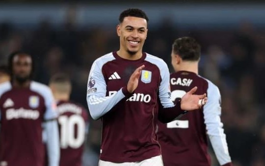 Aston Villa 2-1 Man Utd: Màn 'chào hàng' hoàn hảo của Rogers