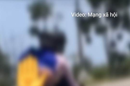 Điều tra nữ du khách người Nga chạy xe phân khối lớn trong tư thế "quỳ gối, nằm trên yên"