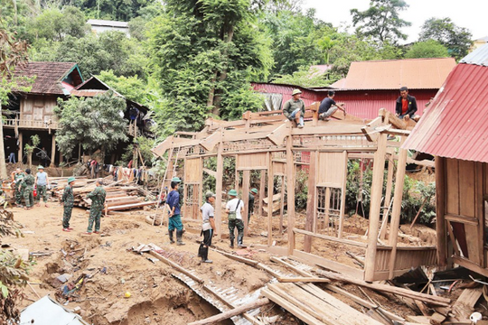 Thủ tướng yêu cầu tập trung khắc phục cơ sở hạ tầng, khôi phục sản xuất, kinh doanh sau bão lũ tại khu vực Trung Bộ