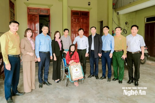 Đại biểu Quốc hội tiếp xúc với cử tri xã Quan Thành