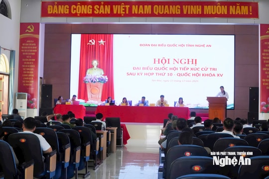Đại biểu Quốc hội tiếp xúc cử tri phường Tân Mai