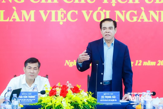 Chủ tịch UBND tỉnh Võ Trọng Hải làm việc với ngành Y tế Nghệ An