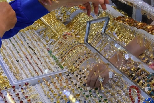 Giá vàng hôm nay 24/12/2025: Giá vàng trong nước và thế giới mới cập nhật là bao nhiêu