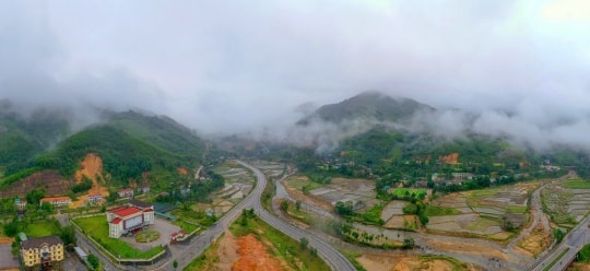 Sơn Tây Thượng: ngắm ruộng bậc thang mùa nước đổ đẹp