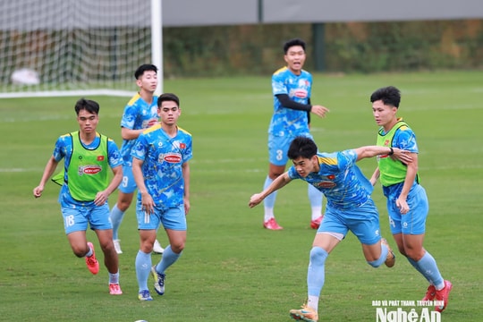 U23 Việt Nam tăng cường tập va chạm, sẵn sàng đối đầu các đội Tây Á