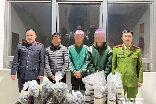 Cha con cùng tham gia sản xuất, buôn bán pháo nổ ở Tam Hợp