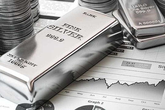 Giá bạc hôm nay 24/12: Giá bạc Ancarat, bạc Phú Quý xô đổ kỷ lục lên 74 triệu, dòng tiền lớn ồ ạt gom hàng