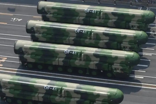 Hơn 100 ICBM DF-31 của Trung Quốc được nạp vào hầm phóng