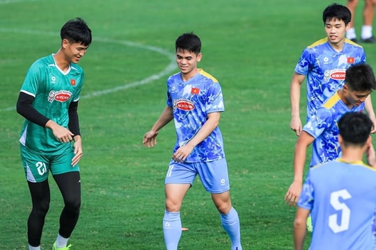 U23 Việt Nam đối mặt bảng tử thần, HLV Kim Sang-sik siết thể lực