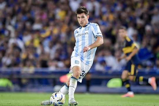 Hậu vệ Argentina từ chối River Plate để sát cánh cùng Messi