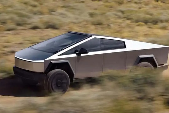 Tay nắm cửa Tesla: Tiềm ẩn rủi ro khi mất điện sau tai nạn