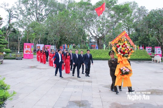 Ban Nội chính Tỉnh uỷ Nghệ An dâng hoa, dâng hương tại Khu Di tích Quốc gia đặc biệt Kim Liên