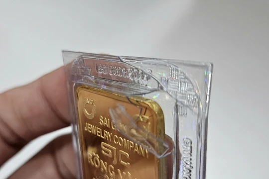 Giá vàng lúc 15h chiều nay 26/12: Giá vàng trong nước và vàng thế giới