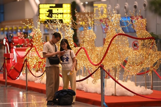 Nhà ga T3 Tân Sơn Nhất: mùa lễ hội rực rỡ cuối năm