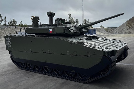 Cộng hòa Séc sản xuất 20 xe chiến đấu bộ binh CV90 mỗi tháng