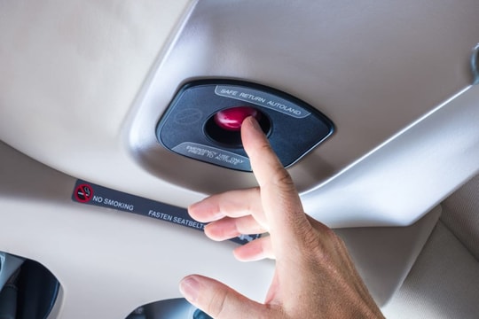 Giải mã Garmin Autoland: Máy bay tự hạ cánh khi phi công gặp sự cố