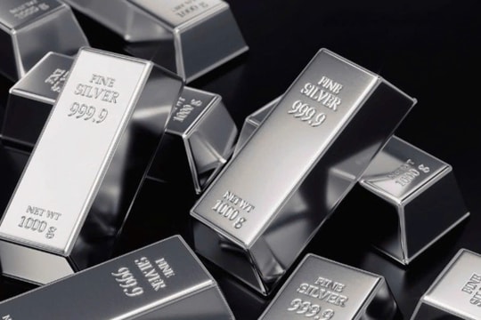 Giá bạc hôm nay 25/12 tăng mạnh, vượt mốc 71 USD/ounce