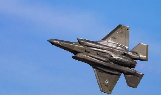 Phần Lan mua 405 tên lửa AIM-120D3 trang bị cho tiêm kích F-35