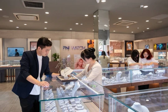 Giá vàng chiều nay 28/12 : Giá vàng trong nước và thế giới chốt tuần cao bao nhiêu