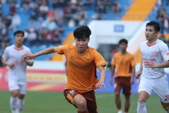 HAGL vô địch giải Tứ hùng; Ronaldo tiếp tục chinh phục hàng loạt cột mốc không tưởng