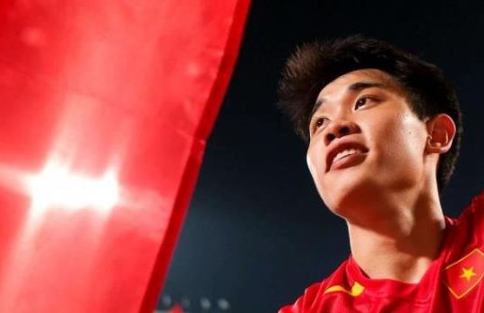 Tranh cãi Quả bóng vàng 2025: Đình Bắc và nghịch lý Quả bóng Bạc