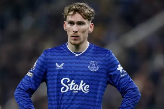 MU cân nhắc đưa James Garner trở lại: Giải pháp hay rủi ro?