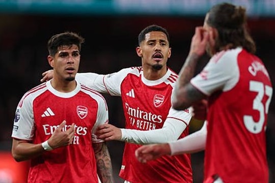 Arsenal đối mặt khủng hoảng hàng thủ trước đại chiến Brighton
