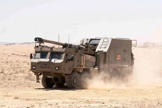 Israel triển khai pháo tự hành SIGMA 155 Roem thế hệ mới