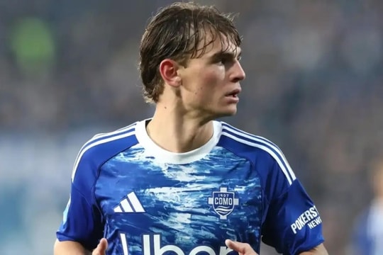 Real Madrid kích hoạt thương vụ Nico Paz, Salah chốt tương lai