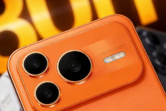 Honor Power 2: Bản sao iPhone 17 Pro lộ diện với pin 10.000 mAh