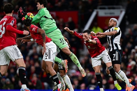 Senne Lammens: Chốt chặn thép giúp Man Utd đánh bại Newcastle
