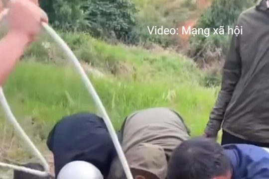 Giải cứu thành công thanh niên rơi xuống hố sâu 10m