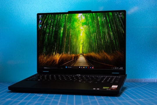 Lenovo Legion Pro 5 Gen 10: Màn hình OLED rực rỡ và hiệu năng RTX 5060