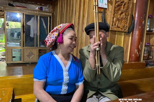 Những người "thắp lửa" Thái dưới chân núi bản Lìm