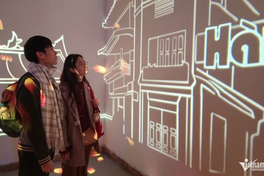 Hà Nội: Trải nghiệm di sản số tại triển lãm Ánh sáng và Di sản