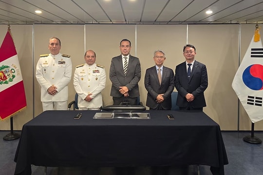 Hàn Quốc và Peru hợp tác phát triển tàu ngầm thế hệ mới
