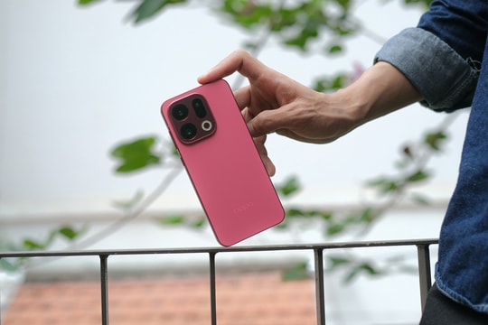 OPPO Find X9s lộ diện: Chip Dimensity 9500+, camera 200MP và pin 7000 mAh