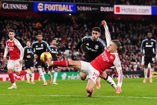 Arsenal đè bẹp Aston Villa 4-1: Đẳng cấp Trossard lên tiếng