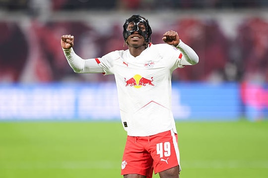 Manchester United nhắm Yan Diomande của RB Leipzig với giá 52 triệu bảng thay thế Semenyo