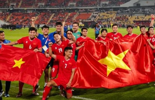 FIFA vinh danh bóng đá Việt Nam sau năm 2025 rực rỡ với cú hat-trick vô địch