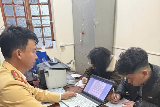 Từ hình ảnh người dân cung cấp, CSGT Nghệ An xử lý 2 trường hợp vi phạm tại xã Bạch Hà