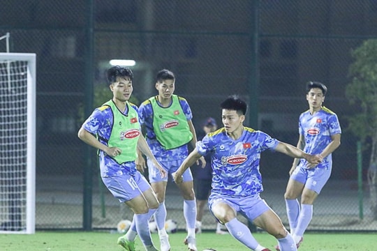 HLV Kim Sang Sik đối mặt bài toán khó khi Thanh Nhàn chấn thương trước thềm U23 châu Á