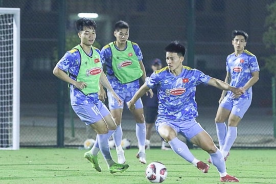 HLV Kim Sang Sik và bài toán nan giải hàng công U23 Việt Nam: Ai thay thế Thanh Nhàn?