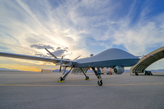 Xu hướng vũ khí năm 2025: Sự trỗi dậy của UAV thông minh và tên lửa siêu vượt âm