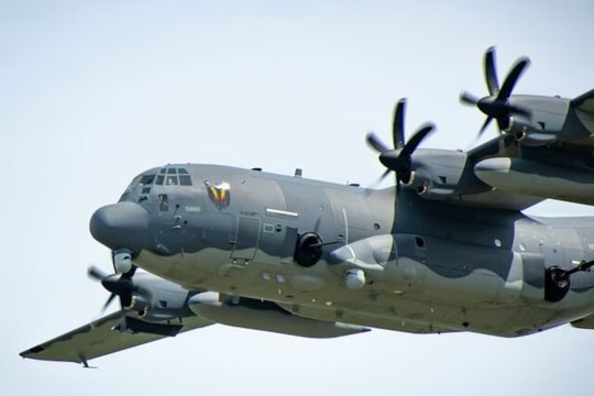 Mỹ tích hợp Starlink vào pháo đài bay AC-130J Ghostrider biến khí tài này thành trung tâm tác chiến