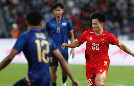 Bóng đá Việt Nam 3/1: HLV Kim Sang-sik đặt cược vào Thanh Nhàn và bê bối tại SLNA