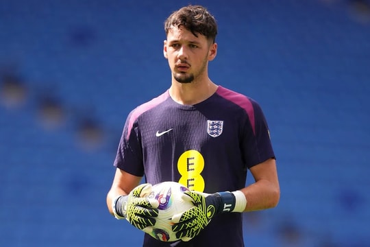 James Trafford: Từ niềm hy vọng của tuyển Anh đến bài toán kiên nhẫn tại Man City