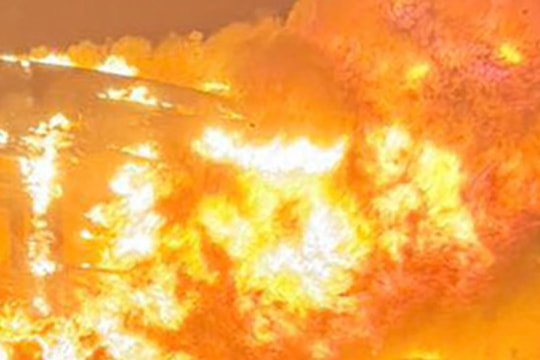 Cháy xe khách trên cao tốc Diễn Châu - Bãi Vọt, một hành khách tử vong