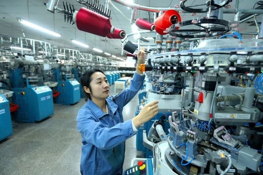 Kết thúc năm 2025, kinh tế châu Âu suy giảm sâu, châu Á tỏa sáng